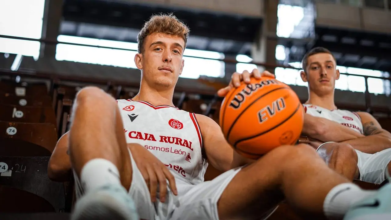Cultural y Clínica Ponferrada protagonizan este domingo la gran cita del baloncesto leonés. Foto: CyDL