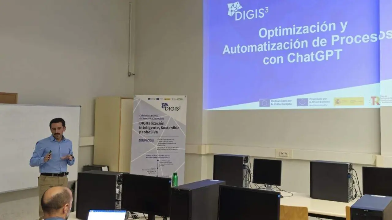 La Universidad de León impulsa la formación en análisis de datos, IA y ciberseguridad aplicada al tejido empresarial.