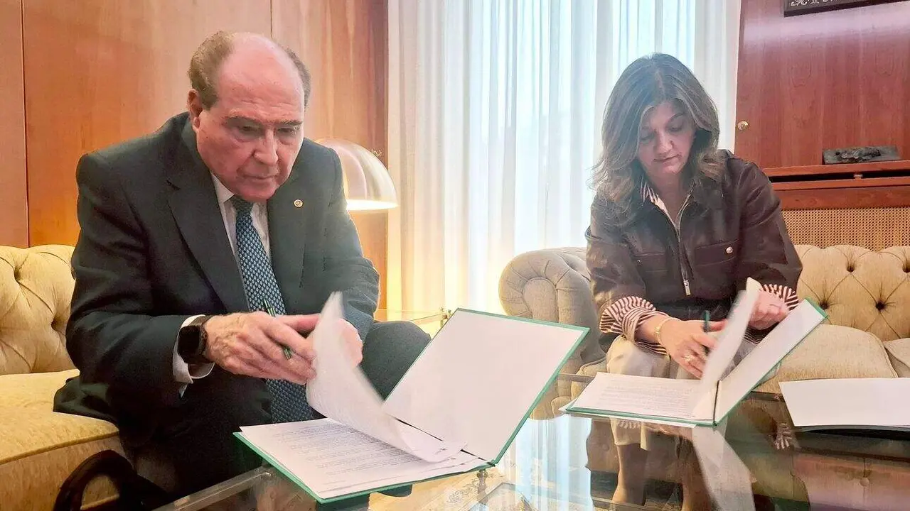 ULE y Afundación establecen un marco de colaboración en cultura, educación y acción social que se inicia con la exposición ‘Goya- Hellboy’