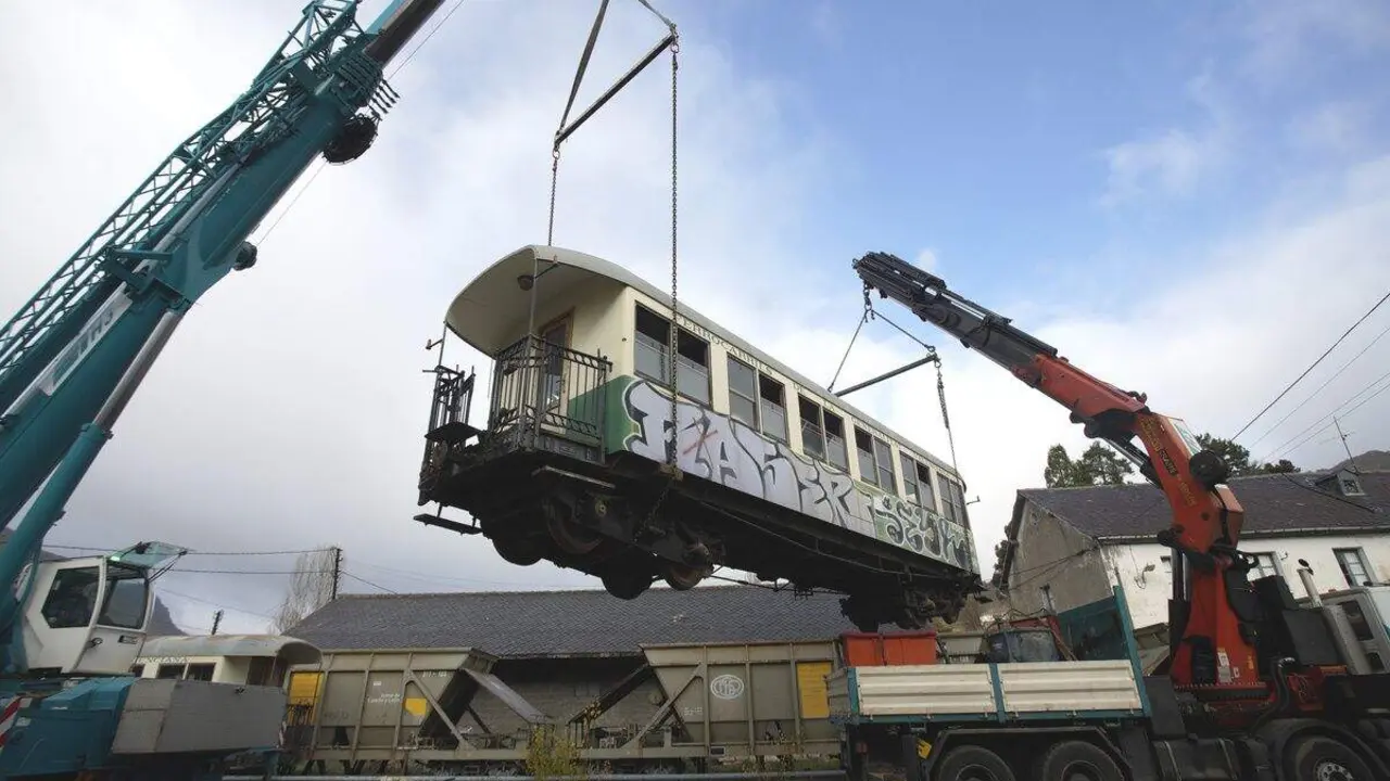 Recepción de los coches de pasajeros del tren turístico del Ponfeblino