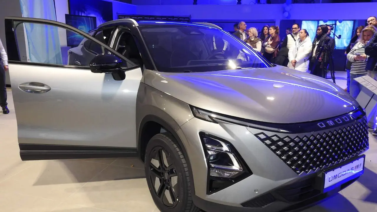 Eslauto León exhibe músculo comercial en el Premiere Day con la presentación de tres nuevos modelos de Omoda | Jaecoo. La marca reúne a clientes y aficionados del motor en un evento nacional simultáneo marcado por la tecnología, la electrificación y el impulso comercial tras la feria del vehículo. Fotos: M.A. García