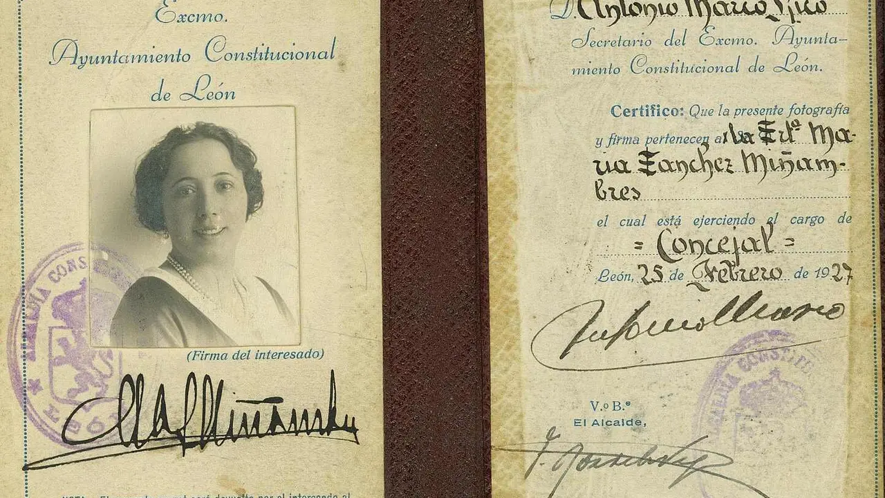 CARNÉ DE CONCEJALA. AÑO 1927. 'Archivo Diario de León'