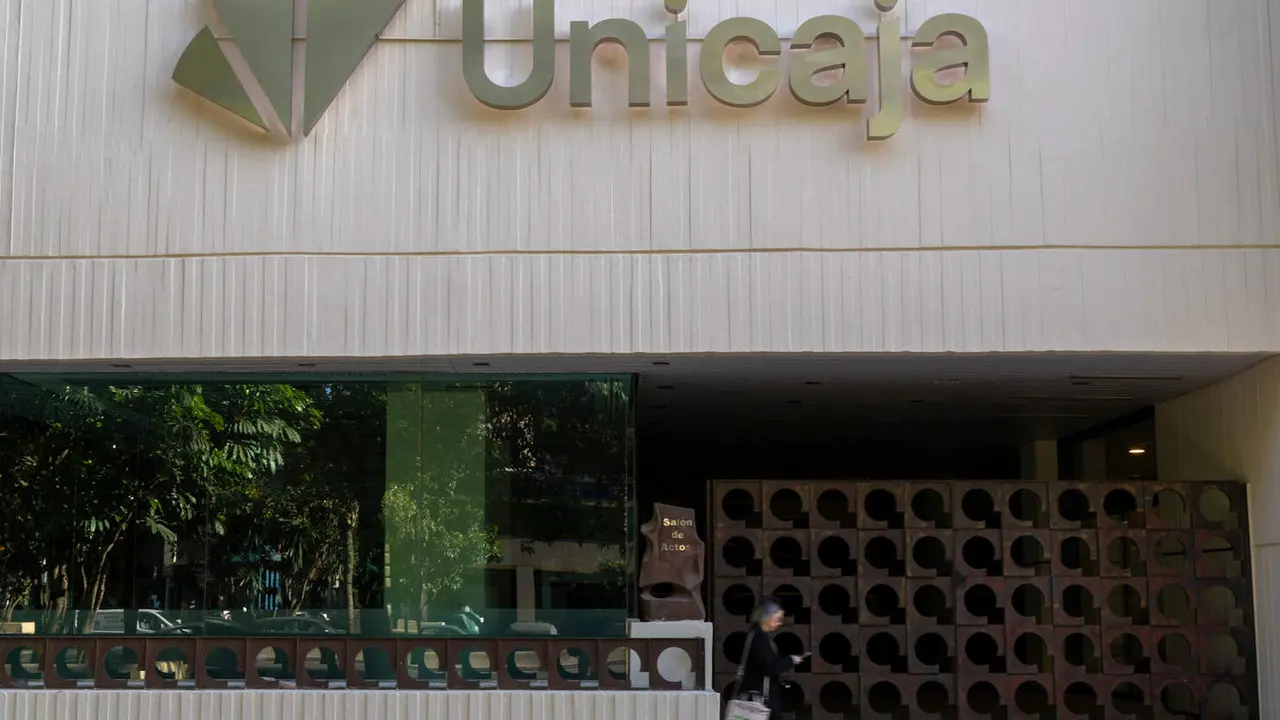 Unicaja reafirma su alianza con la Fundación Adecco para impulsar la inclusión laboral de mujeres víctimas de violencia de género.