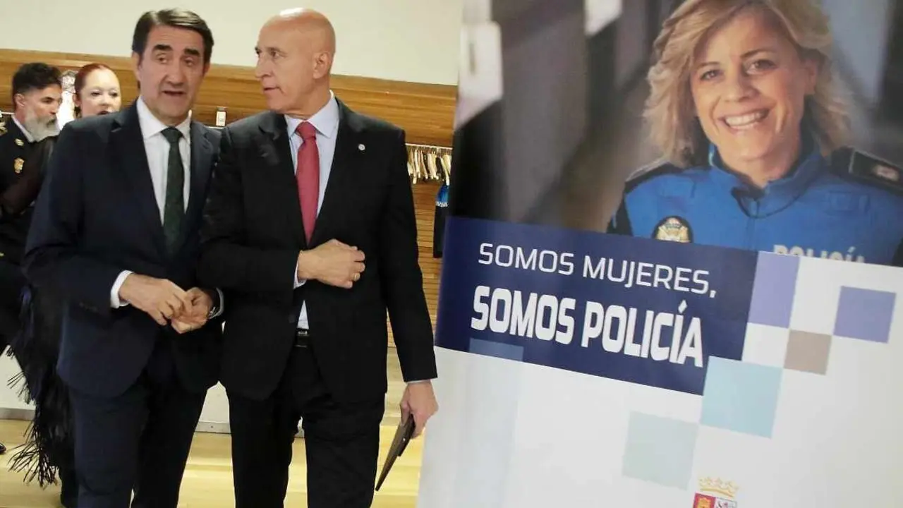 El consejero de Medio Ambiente, Vivienda y Ordenación del Territorio, Juan Carlos Suárez-Quiñones, y el alcalde de León, José Antonio Diez, participan en el acto de entrega de las Medallas al Mérito de la Policía Local. Foto: Peio García