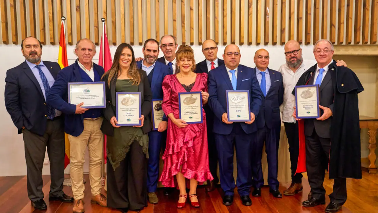 Foto de familia de los premiados en los XV Premios de la Academia Leonesa de Gastronomía.