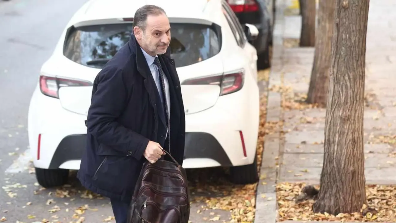 Ábalos ingresa en prisión por el riesgo de fuga apreciado por el juez.