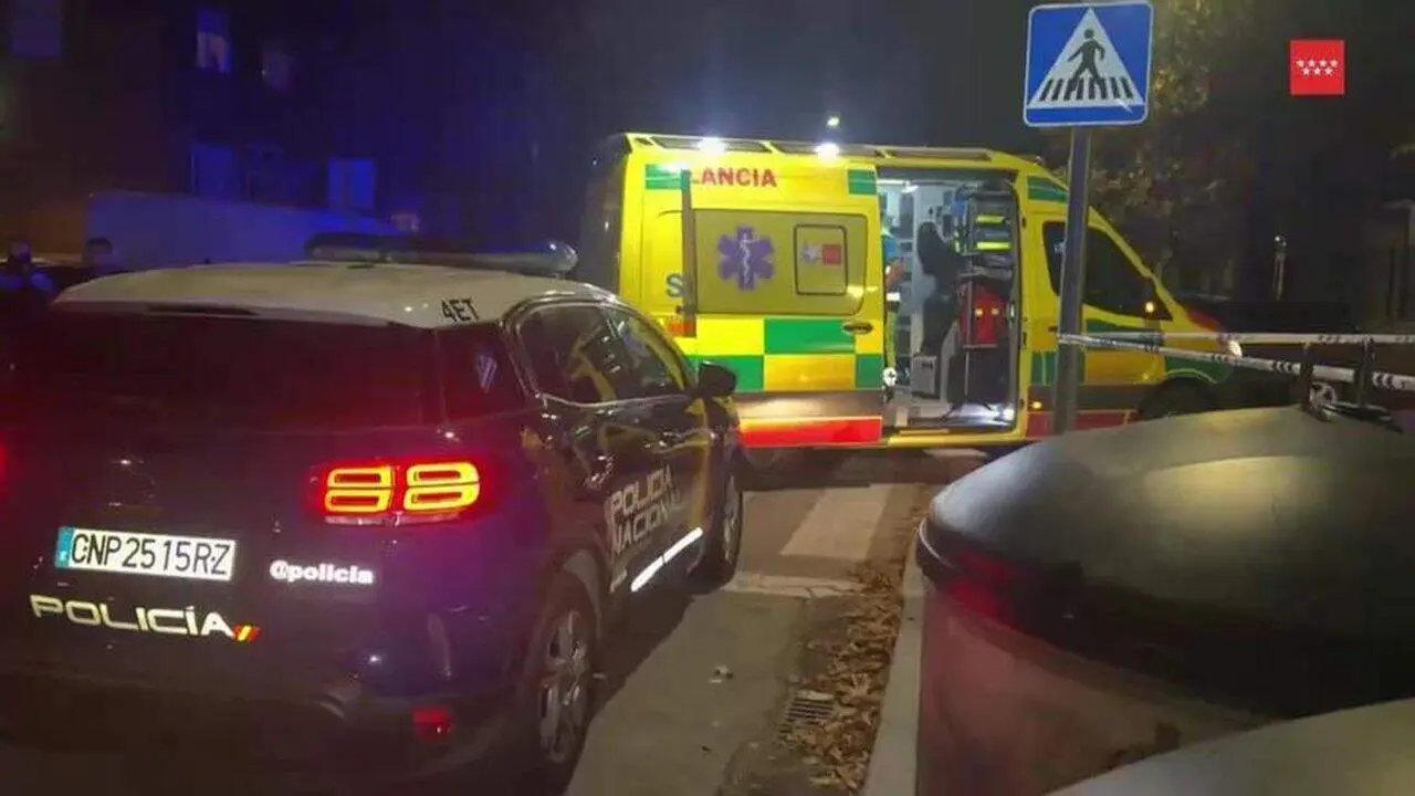 Servicios de emergencias en Torrejón de Ardoz, la noche de este pasado domingo.