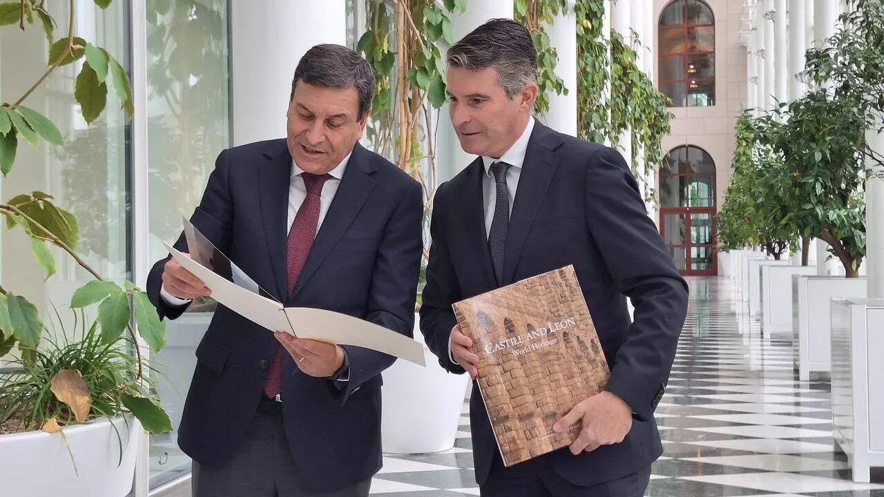 El consejero de Economía y Hacienda, Carlos Fernández Carriedo, mantiene una reunión con el ministro de Baviera de asuntos europeos e internacional Eric Beisswenger, en Alemania