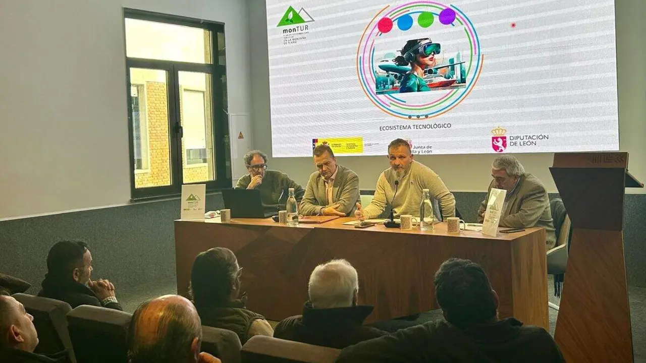 Reunión de los alcalde de la Montaña de Riaño con el diputado de Cultura en el ILC. Foto: Dipu León.