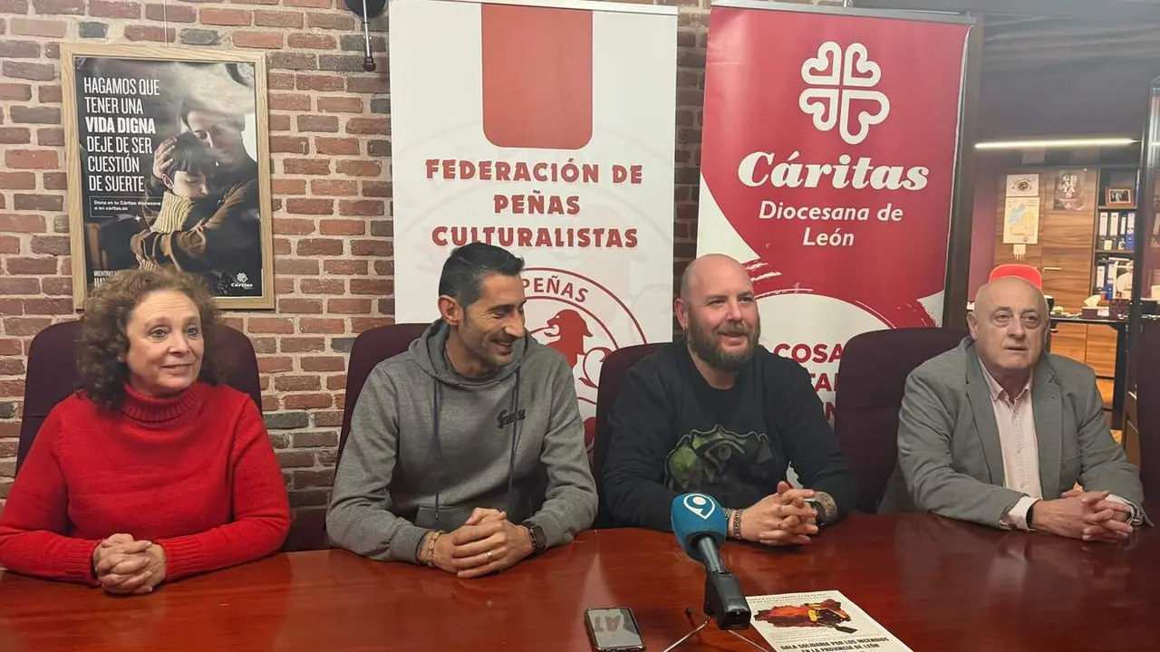 Presentación de la subasta solidaria a favor de los afectados por los incendios de este verano.