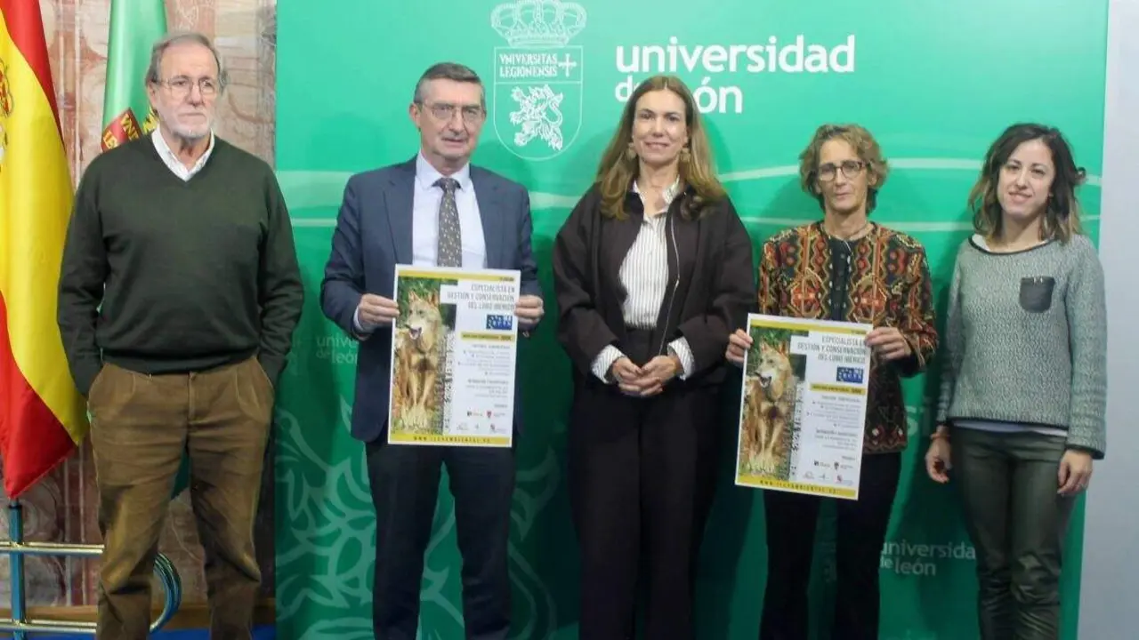 De izda. a dcha, Jesús Palacios, José Ángel Arranz, Mª José Vieira, Ana Carvajal y Laura Yanes, en la presentación del curso. Foto: ULE