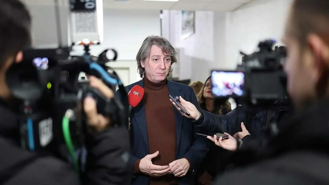 Carlos Martínez, este jueves, durante su visita a Villablino.