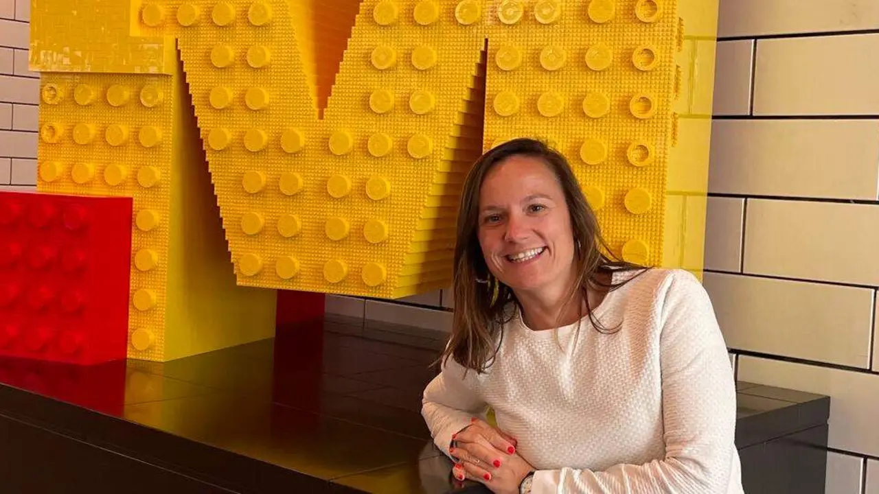 Mavi Fernández de Vega es profesional del Marketing en Gijón.