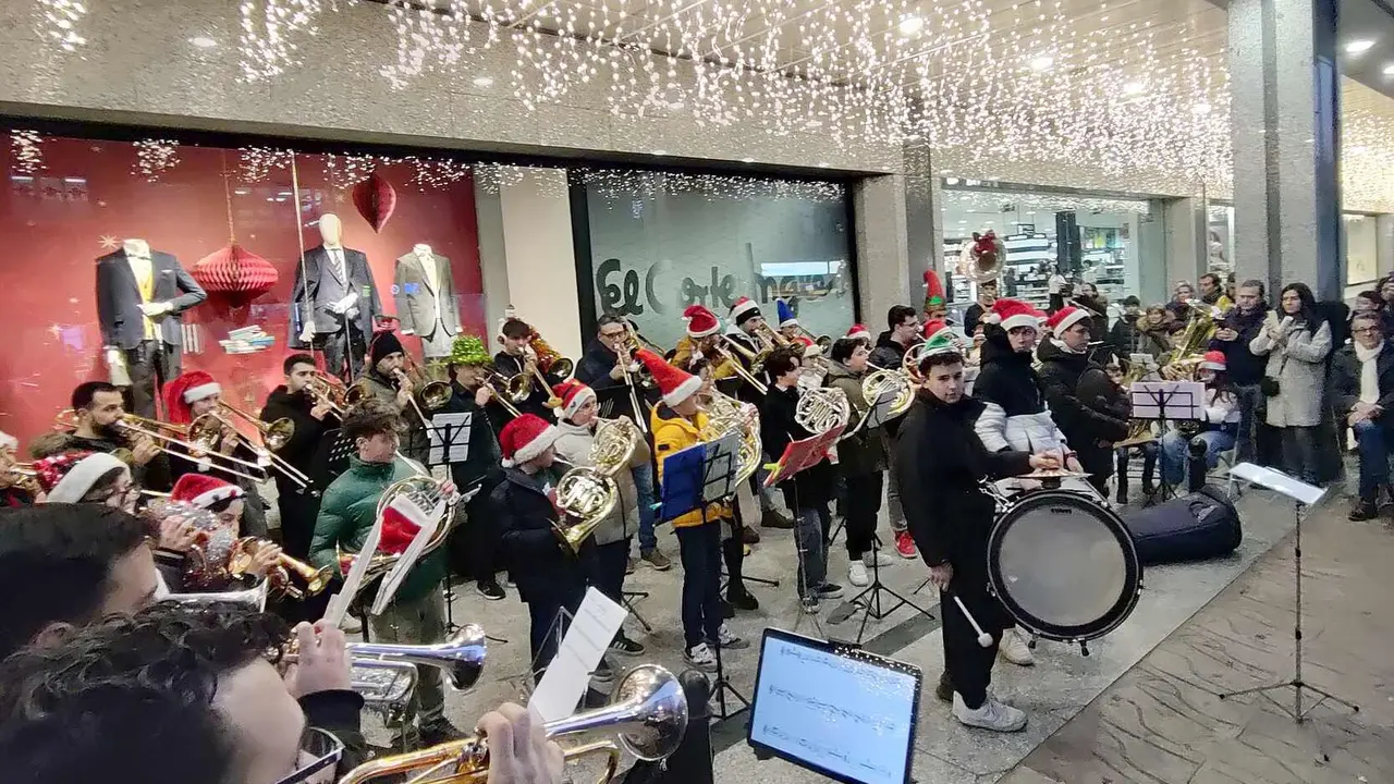 ConciertoLeonMetalChristmas2024