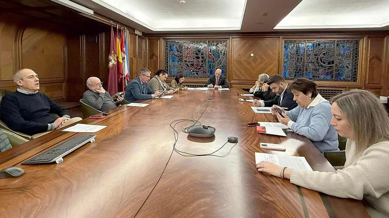 Junta de gobierno local celebrada este viernes en el Ayuntamiento de León.