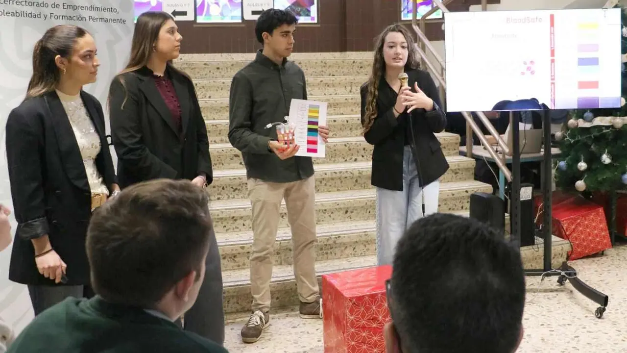 El proyecto ‘Blood Safe’, una bolsa de sangre inteligente capaz de detectar precozmente posibles enfermedades para reforzar la seguridad transfusional, se ha proclamado vencedor en la categoría de innovación del ‘León Business Talent: edición Social y Bio’, celebrado este jueves en la Facultad de Ciencias Biológicas y Ambientales de la Universidad de León (ULE).