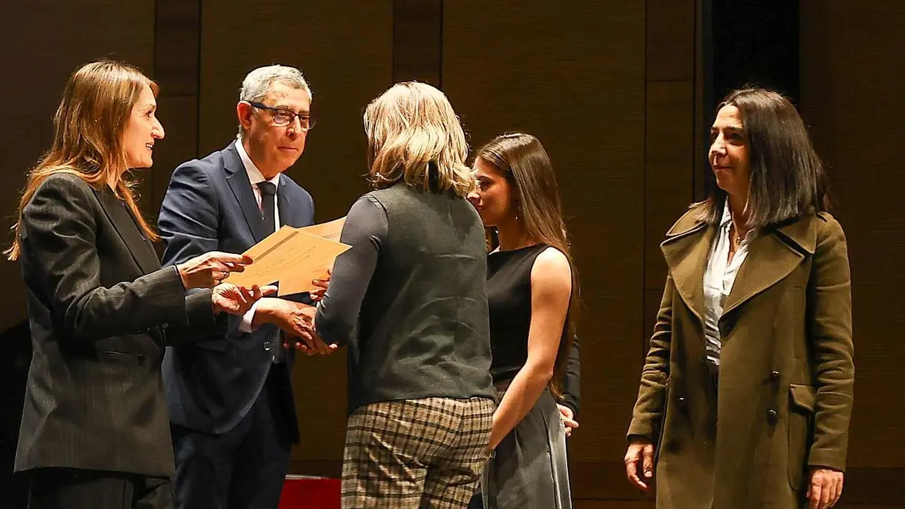 20251212+PREMIOS+EDUCACION-09