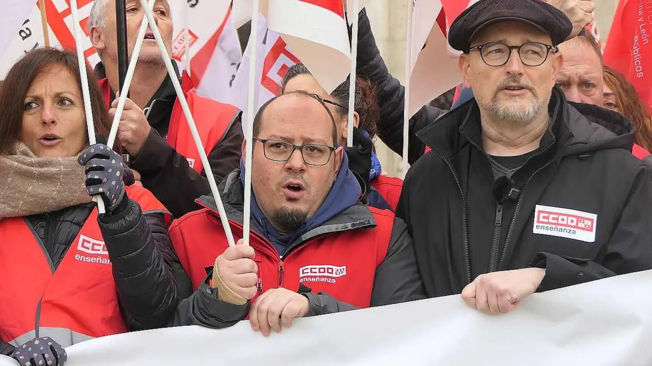 Representantes de CCOO Educación durante una de sus movilizaciones.