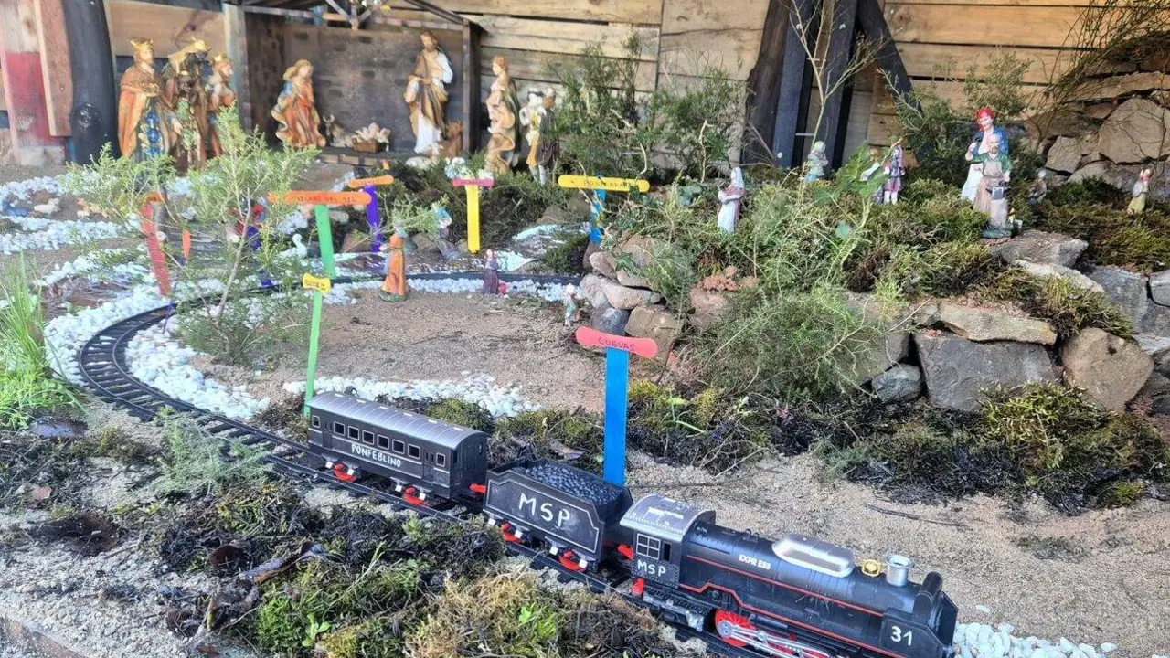 El Consejo Comarcal del Bierzo inaugura el belén de la Agrupación Comarcal de Protección Civil en El Acebo, una tradición que cumple 12 años