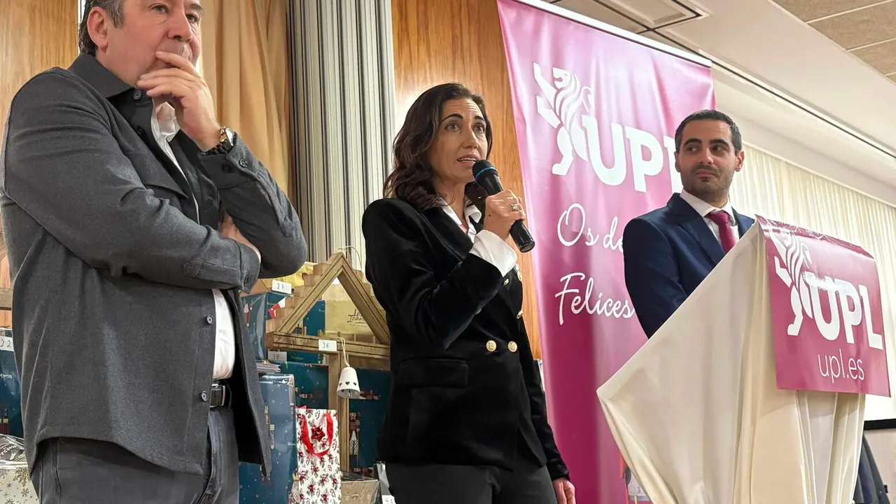 Allicia Gallego, durante su intervenci&oacute;n ante los militantes y cargos leonesistas.