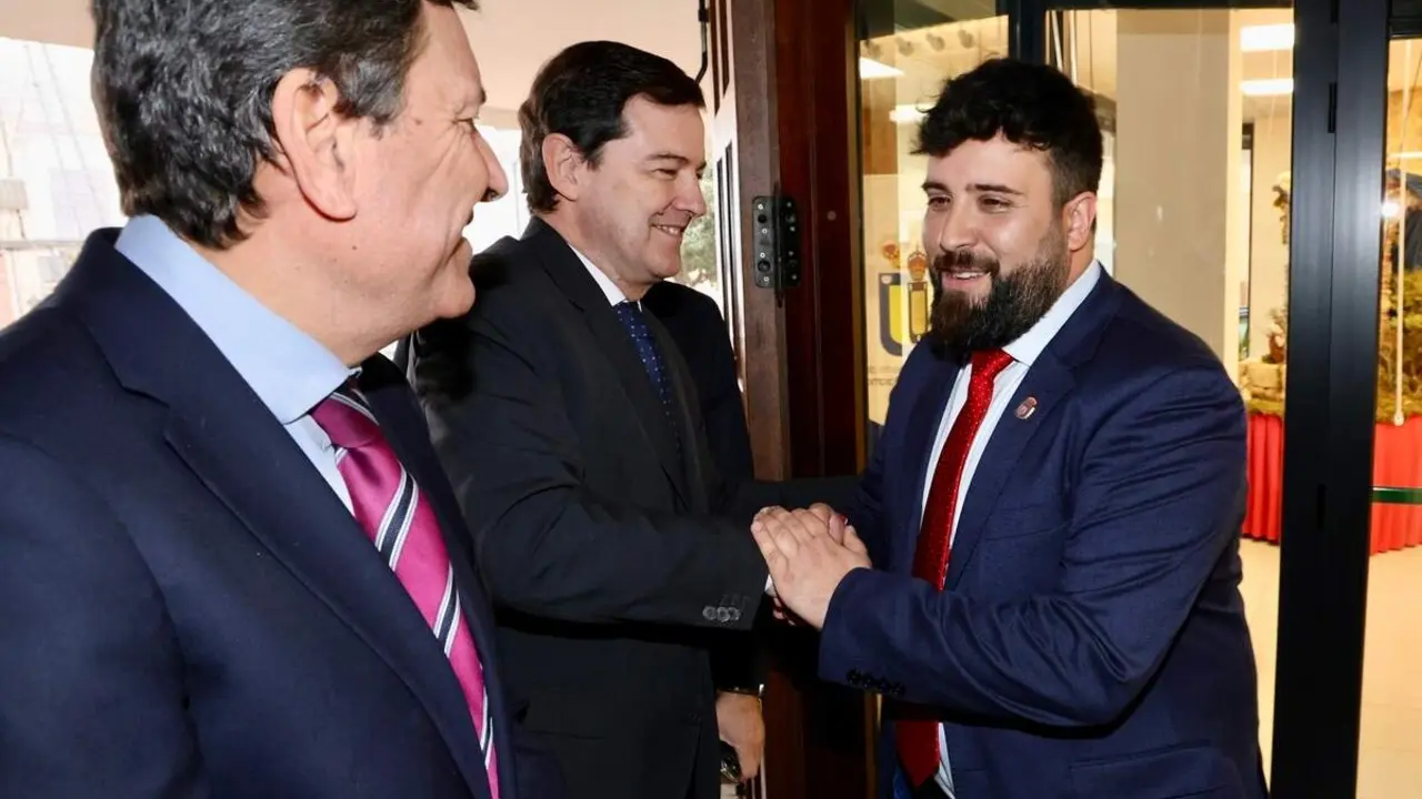 El presidente de la Junta de Castilla y Le&oacute;n, Alfonso Fern&aacute;ndez Ma&ntilde;ueco, presenta las obras de finalizaci&oacute;n del pol&iacute;gono industrial de Villadangos del P&aacute;ramo (Le&oacute;n)