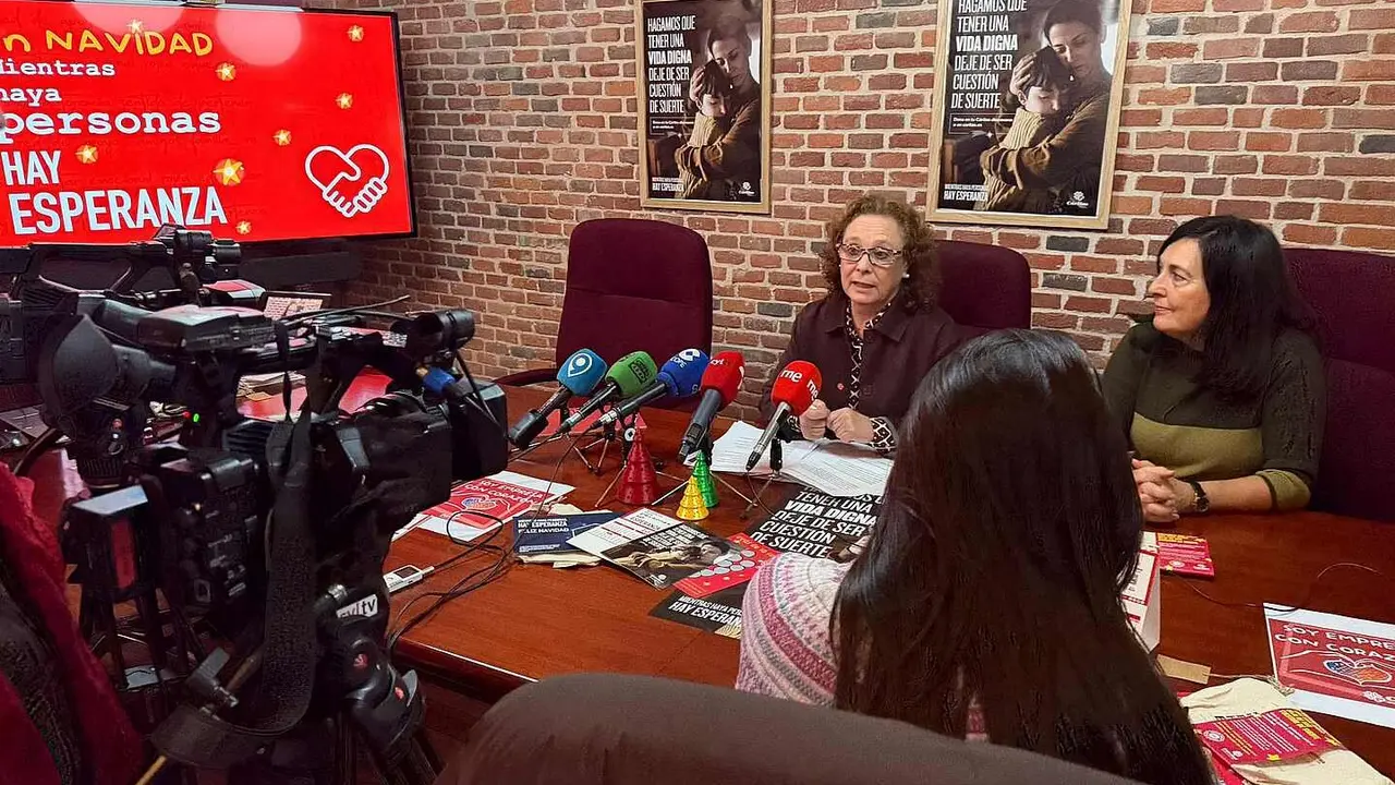 Un instante de la presentaci&oacute;n campa&ntilde;a Navidad 2025 de Caritas Leon.