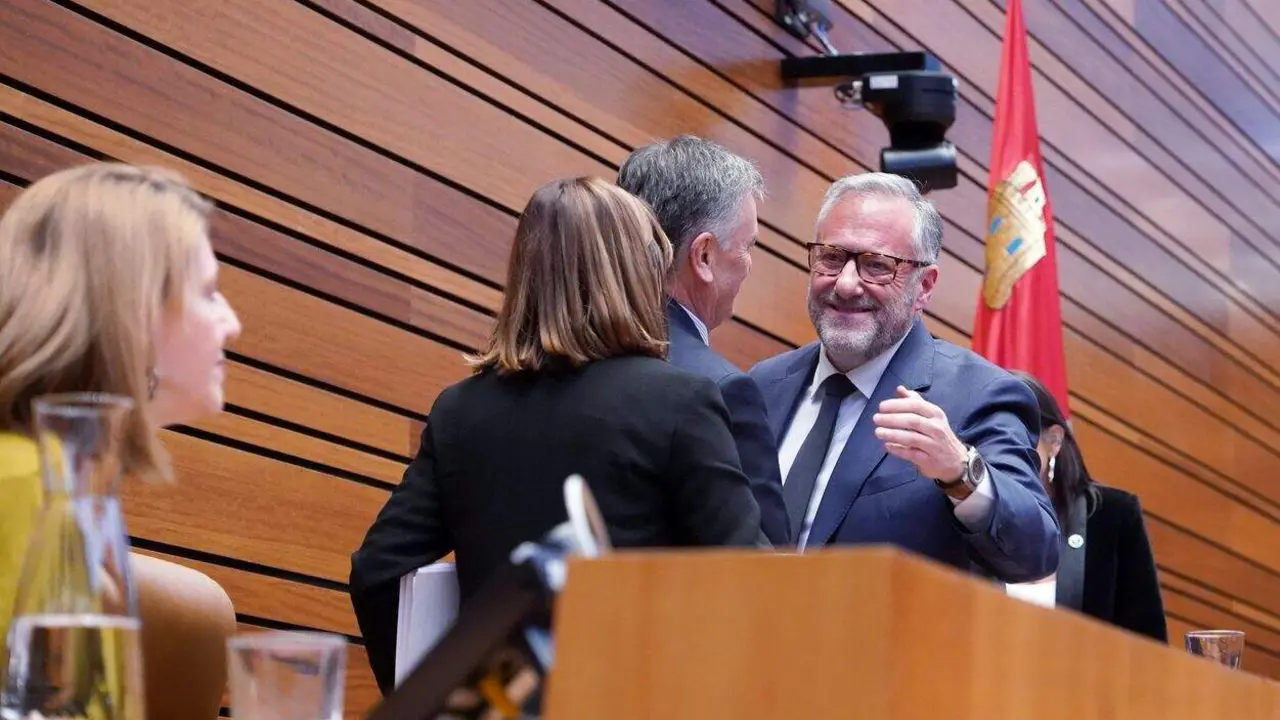 El presidente de las Cortes Carlos Poll&aacute;n interviene en la &uacute;ltima sesi&oacute;n plenaria de la legislatura