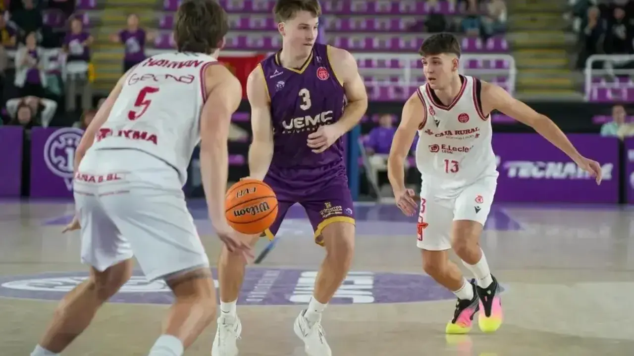 El UEMC Club Baloncesto Ciudad de Valladolid no dio opci&oacute;n y convirti&oacute; el derbi en un ejercicio de contundencia.