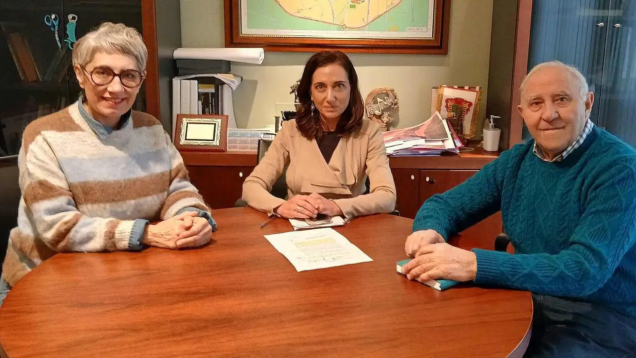 Reuni&oacute;n Alicia Gallego con la Comunidad de Regantes del P&aacute;ramo Bajo.