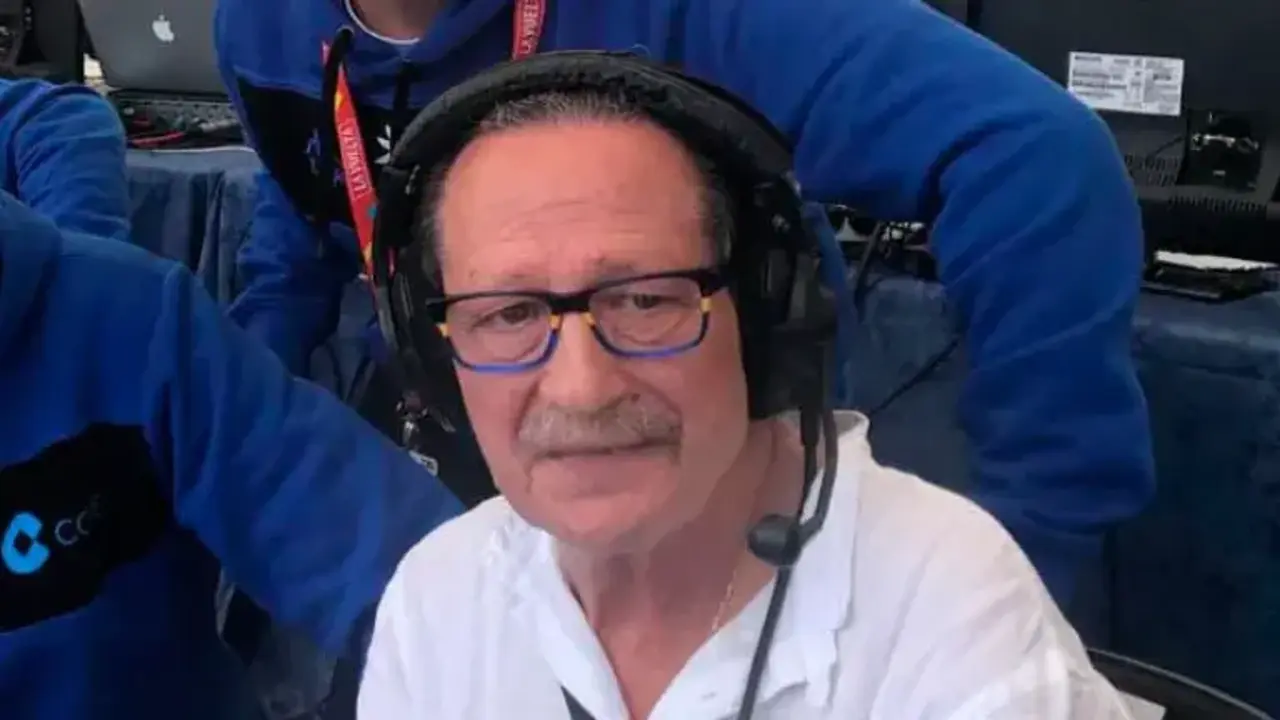 Jes&uacute;s Ala&ntilde;&aacute;, durante una de las m&uacute;ltiples retransmisiones deportivas que realiz&oacute; en Cope.