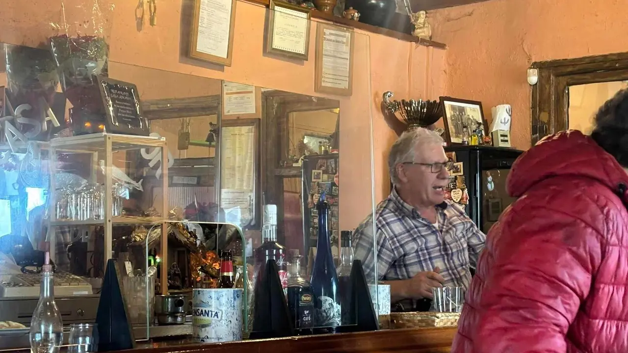 &Uacute;ltima comida en la Venta de Getino con Mirta y Carlos, un cl&aacute;sico de la hosteler&iacute;a provincial que ha cerrado sus puertas. Fotos de Javier Diez Reyero (5)