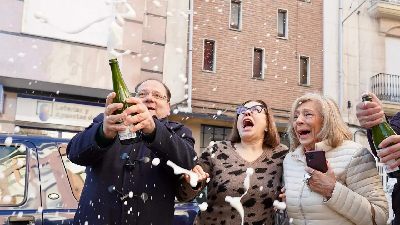 El &ldquo;Gordo&rdquo; de la Loter&iacute;a de Navidad reparte 468 millones de euros en La Ba&ntilde;eza (Le&oacute;n)