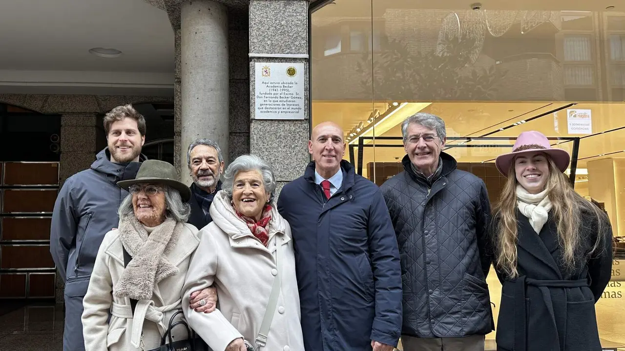 Placa Fercnando B&eacute;cker