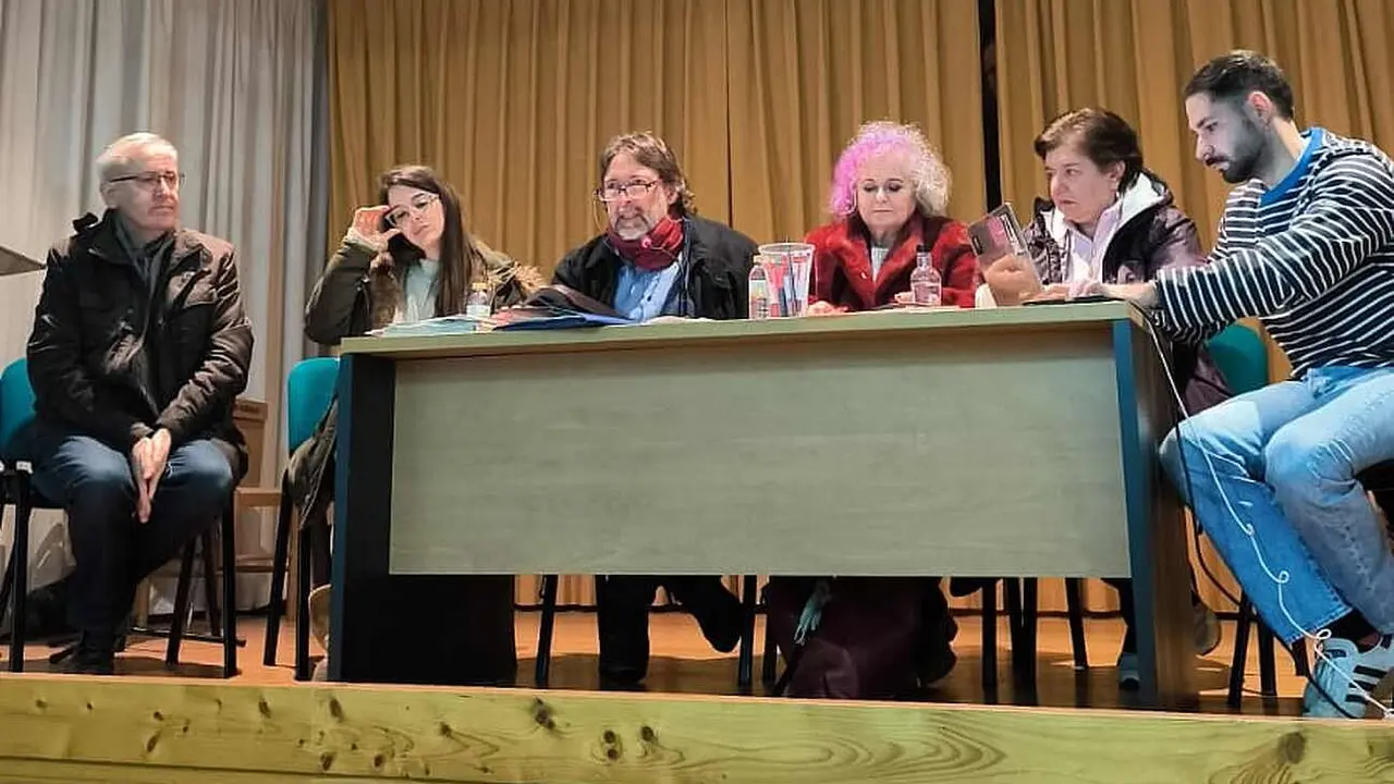 Imagen de la mesa informativa organizada por la asociaci&oacute;n EslaVida.