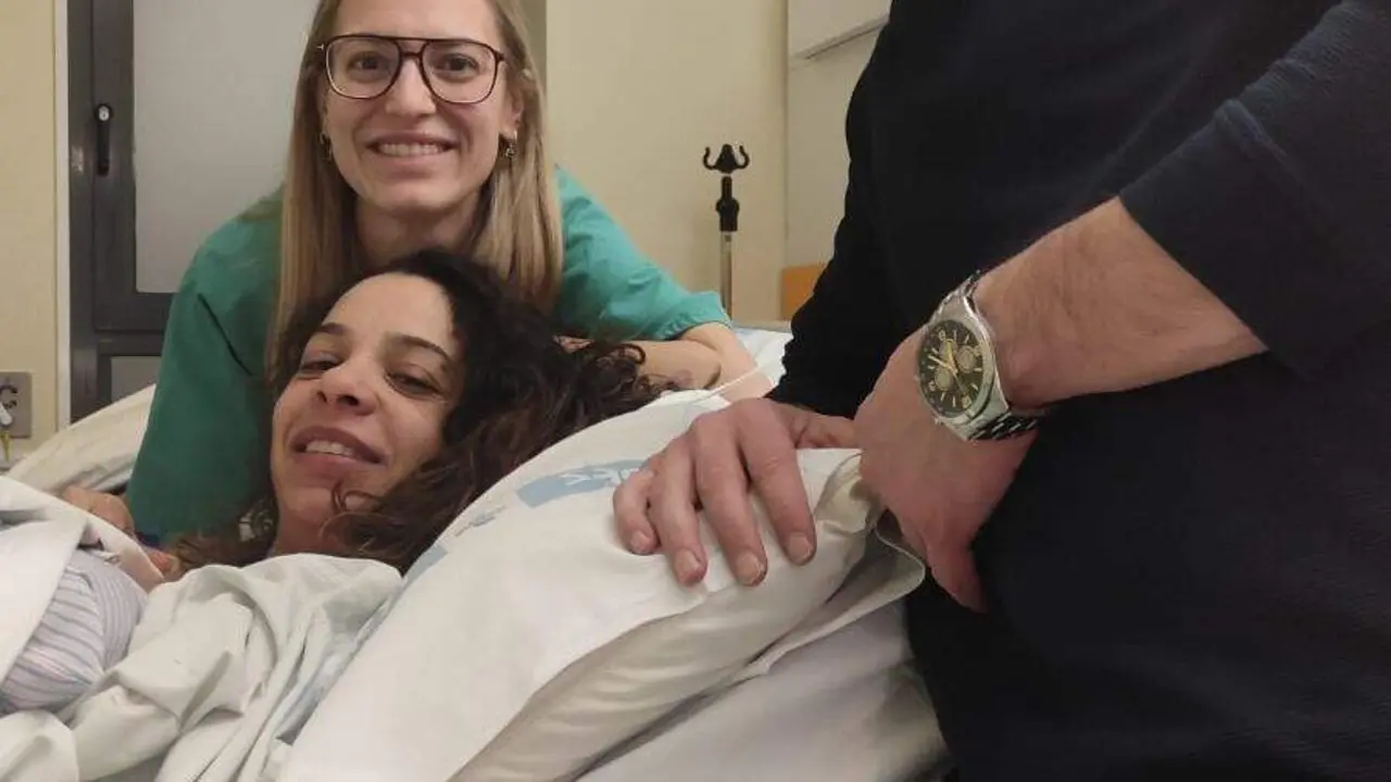 La peque&ntilde;a Sienna se ha convertido en el primer beb&eacute; que nace en Le&oacute;n en este 2026. Foto: Caule