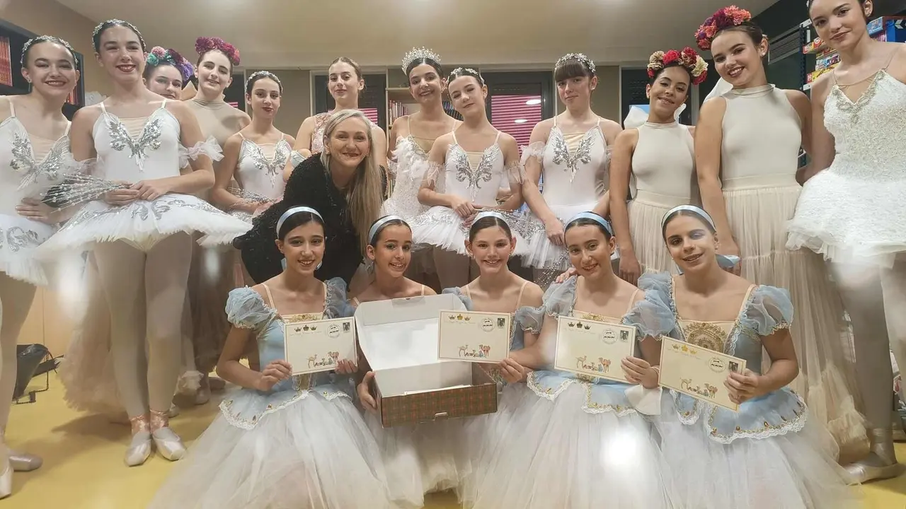 Los ni&ntilde;os ingresados en Pediatr&iacute;a del Caule reciben cartas llenas de magia.