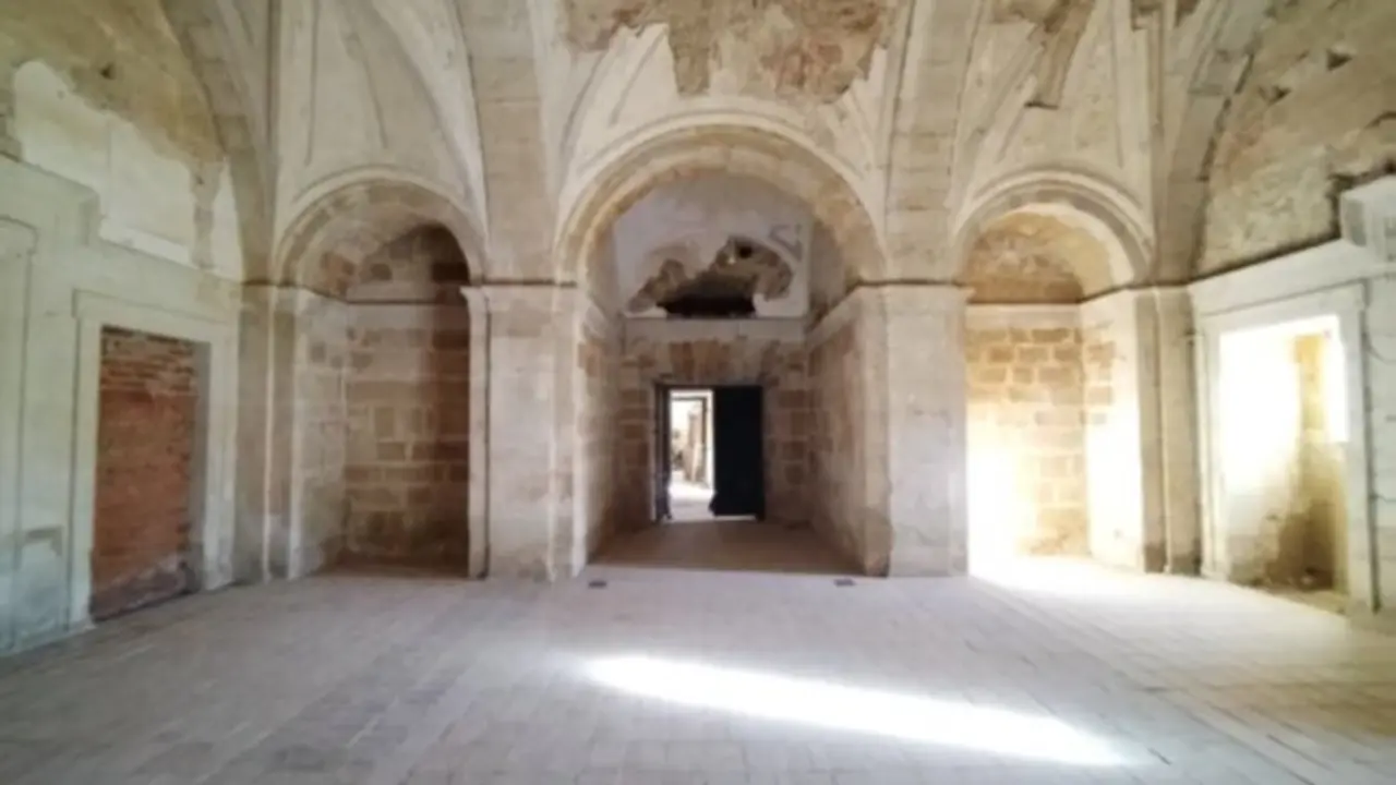 Interior del Monasterio de Sandoval. Foto: Ical