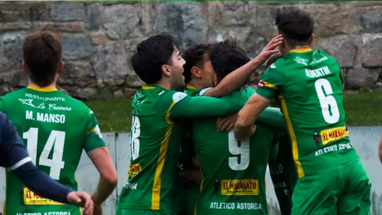 El Atl&eacute;tico Astorga venci&oacute; en Luanco por la m&iacute;nima. Foto: Atl. Astorga.