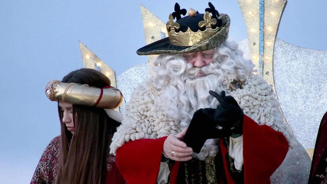 Le&oacute;n capital ha vivido una de las tardes m&aacute;s esperadas del a&ntilde;o con la Gran Cabalgata de los Reyes Magos. A pesar de las bajas temperaturas, miles de personas se concentraron desde primeras horas de la tarde a lo largo del recorrido para acompa&ntilde;ar a Melchor, Gaspar y Baltasar. Fotos: Peio Garc&iacute;a