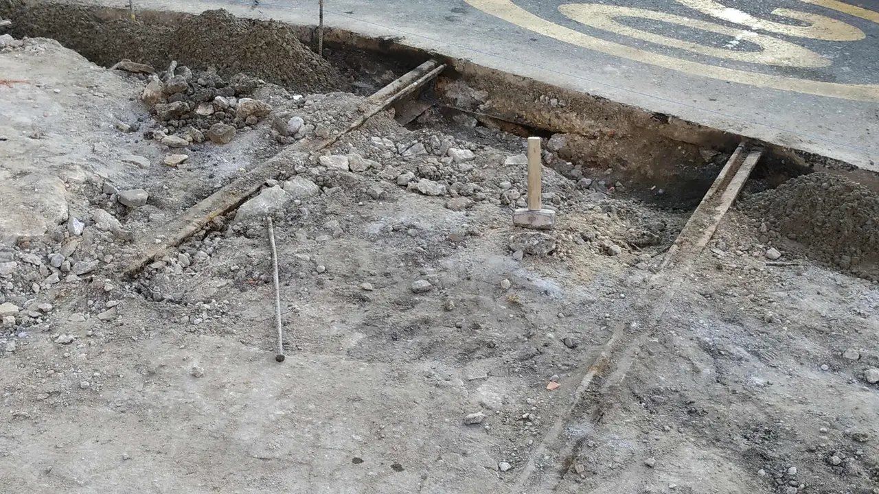 Le&oacute;n: v&iacute;as enterradas y que en su momento serv&iacute;an para el paso ferroviario.