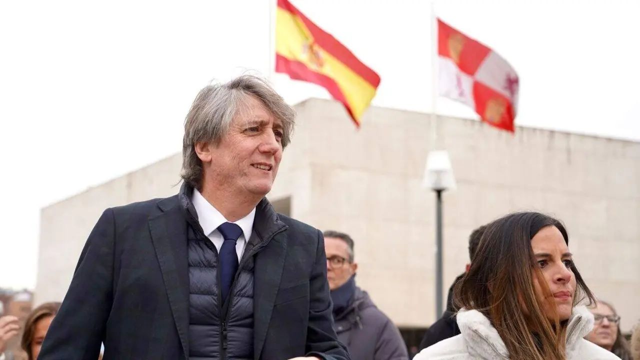 El secretario general del PSOCyL y candidato a la Presidencia de la Junta, Carlos Mart&iacute;nez, interviene en el acto de presentaci&oacute;n de la candidatura del PSOE a las Cortes de Castilla y Le&oacute;n.