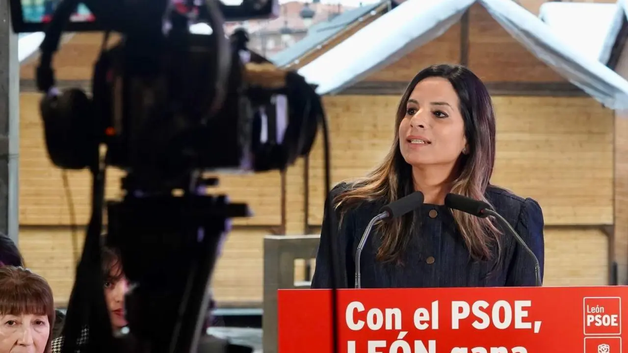 El PSOE presenta la candidatura de Le&oacute;n para las elecciones auton&oacute;micas con la asistencia de los candidatos encabezados por Nuria Rubio, vicesecretaria general en Castilla y Le&oacute;n, y por el secretario provincial, Javier Alfonso Cend&oacute;n