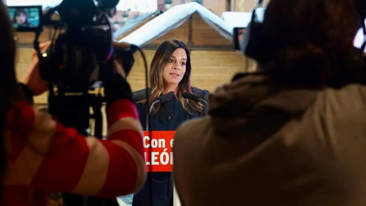 El PSOE presenta la candidatura de Le&oacute;n para las elecciones auton&oacute;micas con la asistencia de los candidatos encabezados por Nuria Rubio, vicesecretaria general en Castilla y Le&oacute;n, y por el secretario provincial, Javier Alfonso Cend&oacute;n