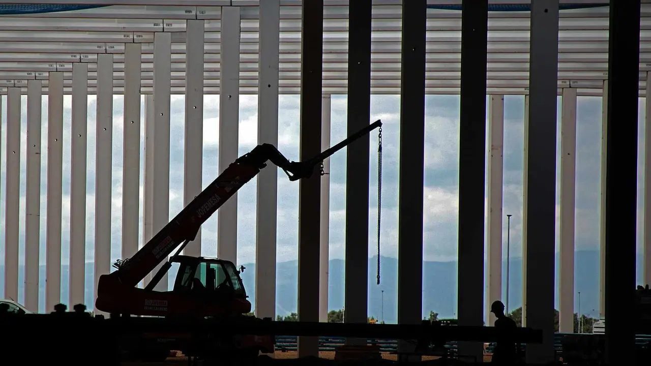 Imagen del interior del centro log&iacute;stico del grupo Dia durante el periodo de obras. Foto: Peio Garc&iacute;a