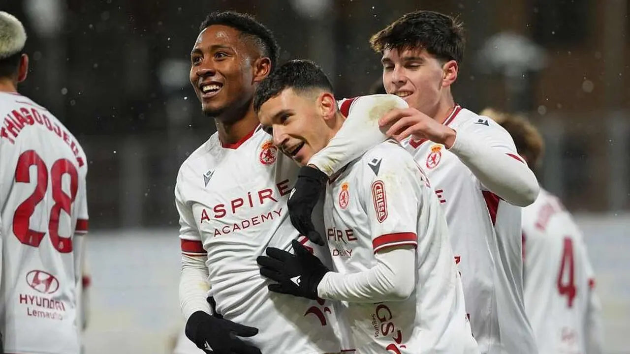 En un duelo marcado por la nieve, que oblig&oacute; a retrasar el inicio del encuentro, un gol de Chac&oacute;n marc&oacute; de inicio el partido entre Andorra y Cultural.