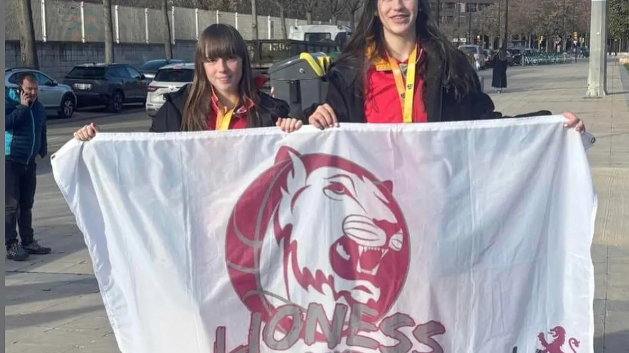 La presencia leonesa se ampli&oacute; tambi&eacute;n al &aacute;mbito auton&oacute;mico con la participaci&oacute;n de Celia Fern&aacute;ndez e Isabel Soto, jugadoras del equipo infantil de Somos Hijolusa, en el Campeonato de Espa&ntilde;a Infantil de Selecciones Auton&oacute;micas, disputado en Zaragoza del 3 al 7 de enero.