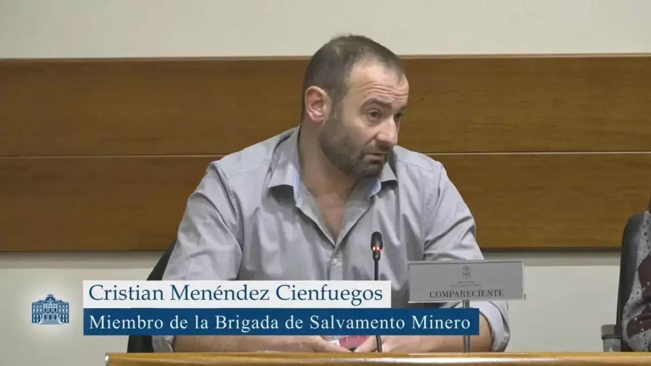 Imagen de uno de los comparecientes durante la jornada de este lunes.