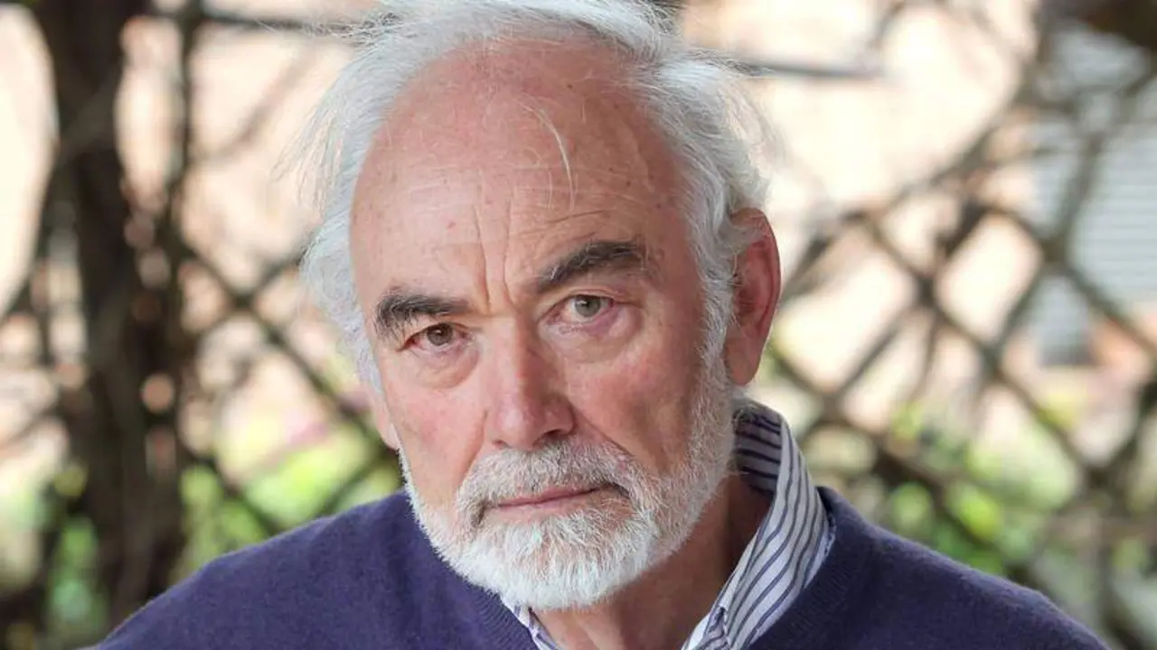 El escritor leon&eacute;s Juan Pedro Aparicio, en una imagen de archivo.