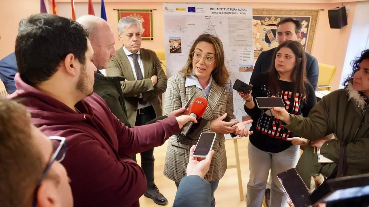 La consejera de Agricultura, Ganader&iacute;a y Desarrollo Rural, Mar&iacute;a Gonz&aacute;lez Corral, presenta el resultado final del proceso de concentraci&oacute;n parcelaria de la zona de Los Oteros.