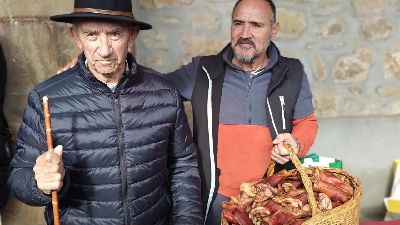 En Taranilla, la festividad de San Ant&oacute;n vuelve a celebrarse sin concesiones al olvido. La localidad de la Monta&ntilde;a Oriental Leonesa ha repetido este a&ntilde;o una de sus citas m&aacute;s reconocibles: la subasta de los Patos.